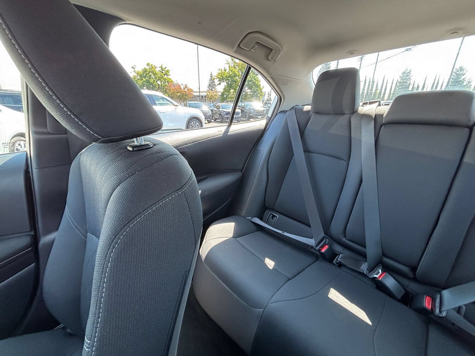 Used 2025 Toyota Corolla LE FWD image 37