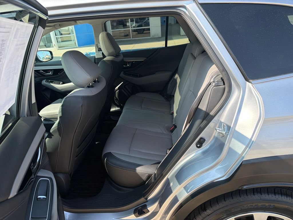 Used 2023 Subaru Outback Limited AWD/4WD image 25