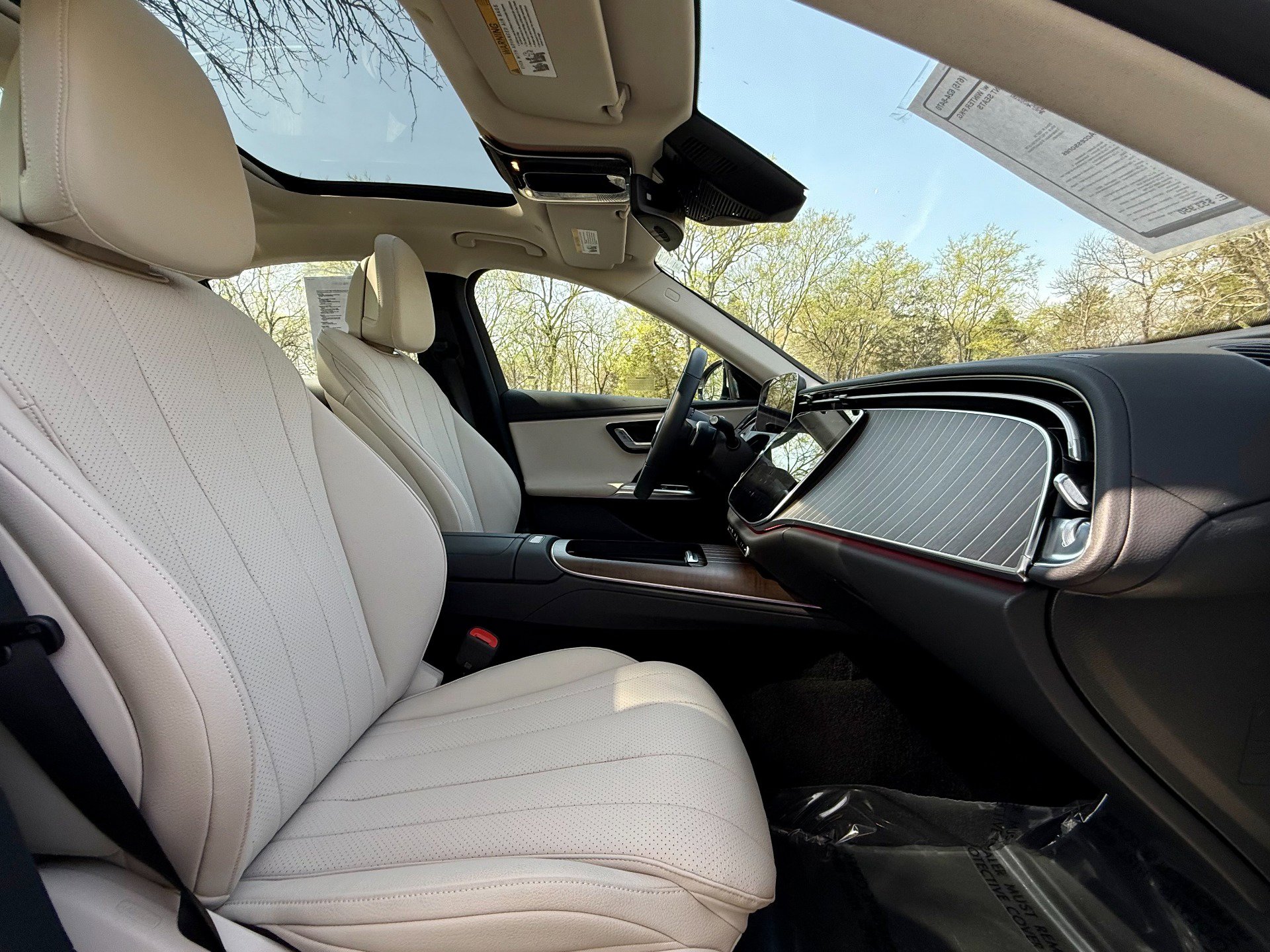 Used 2025 Mercedes-Benz E 350 Sedan image 17