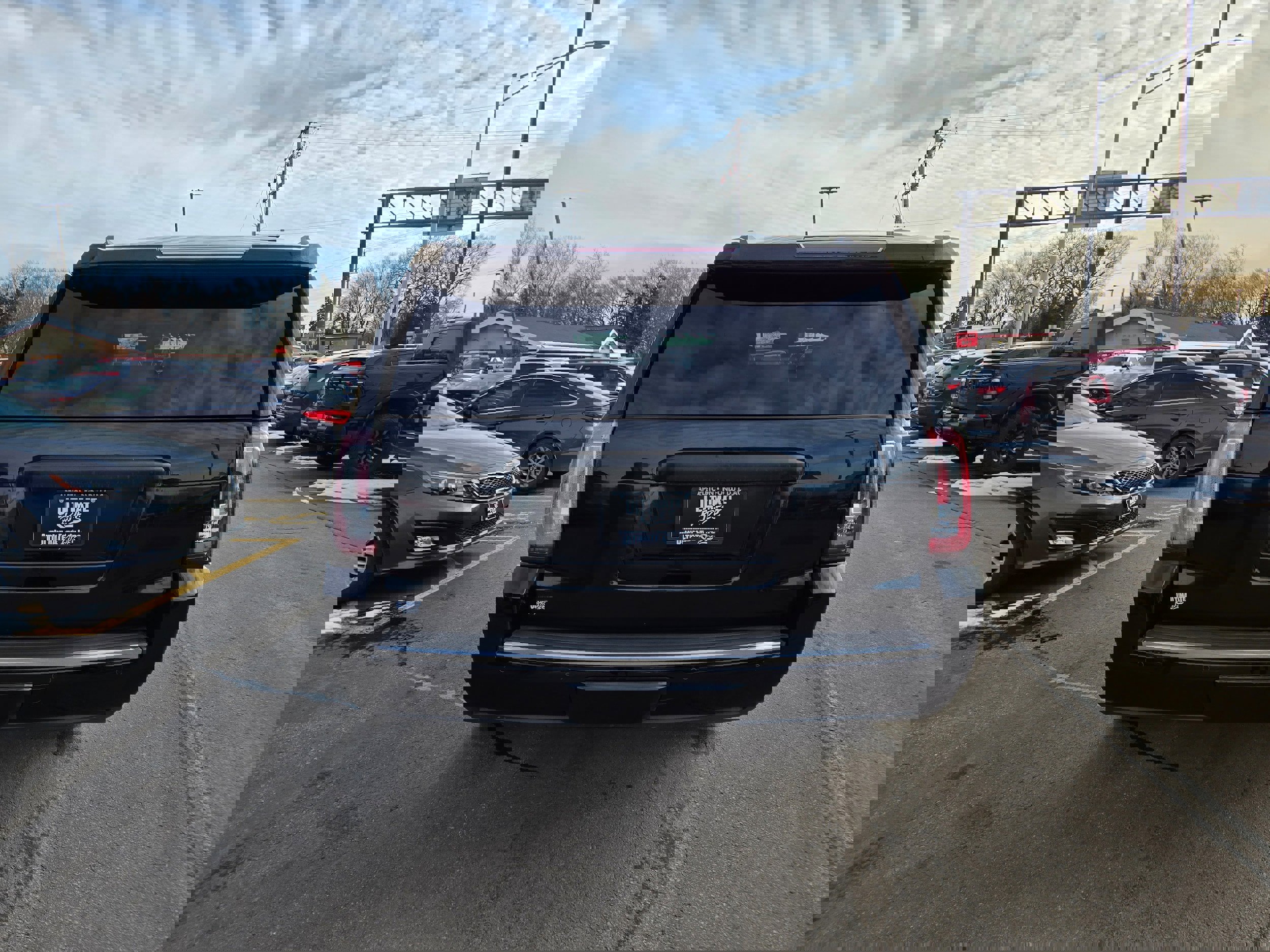 Used 2016 GMC Yukon XL Denali w/ Open Road Package image 12