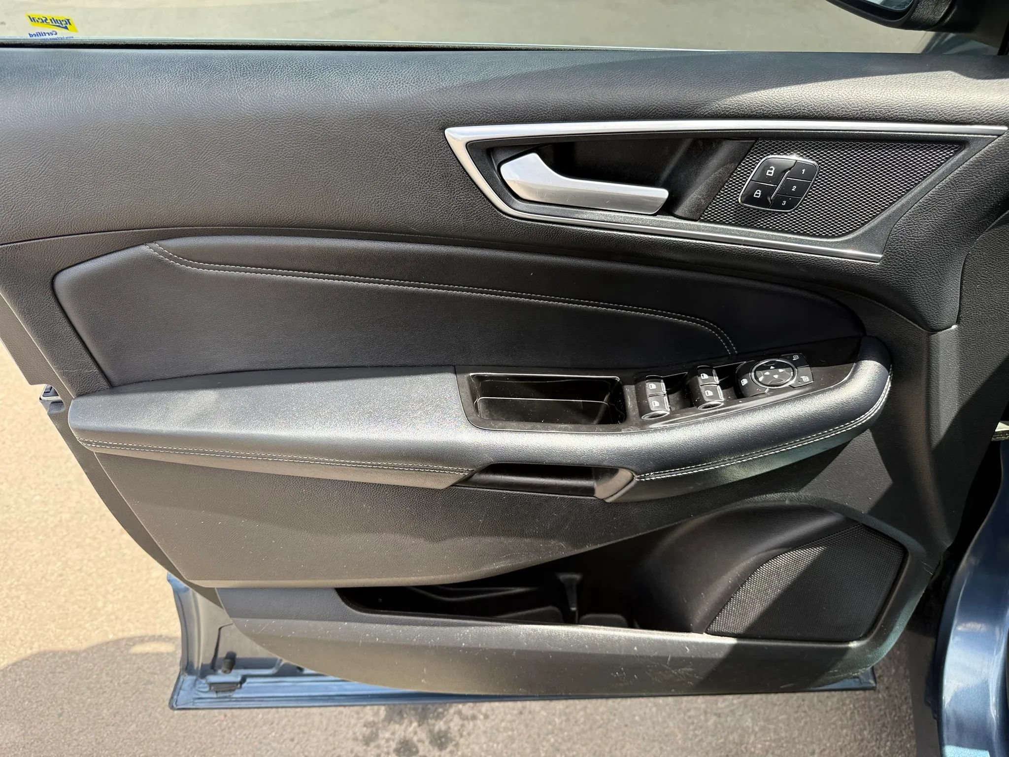 Used 2018 Ford Edge Titanium w/ Equipment Group 302A AWD/4WD image 14