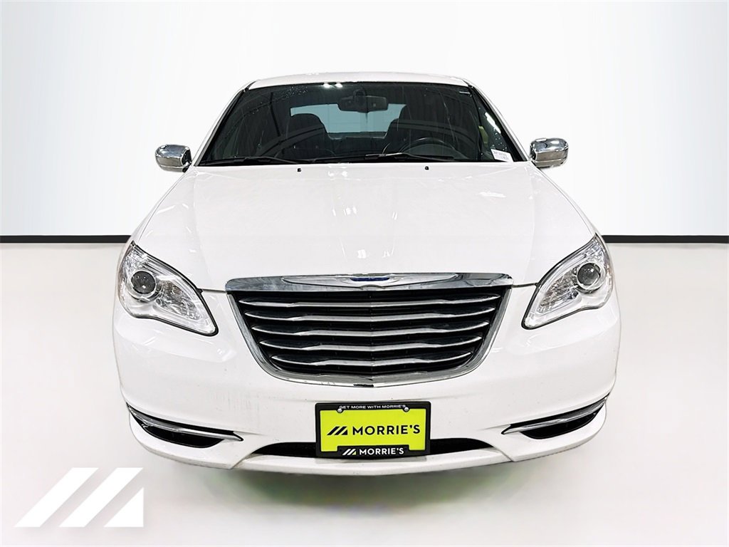 Used 2013 Chrysler 200 Limited image 2