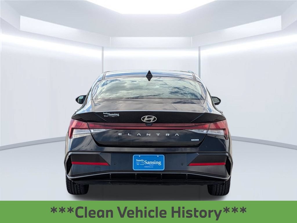 Used 2024 Hyundai Elantra Limited FWD image 5