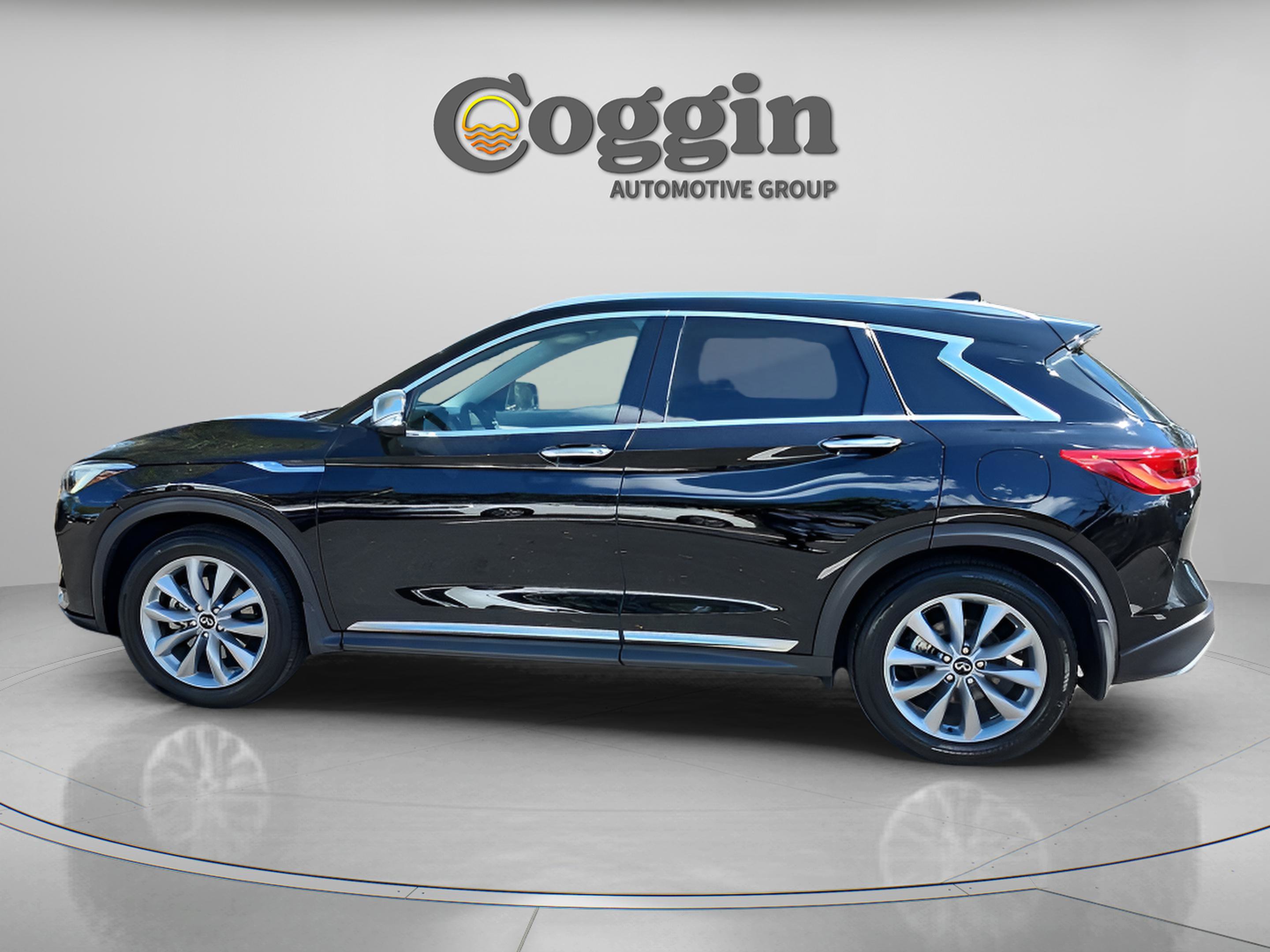 Used 2021 INFINITI QX50 Essential w/ Convenience Package image 3