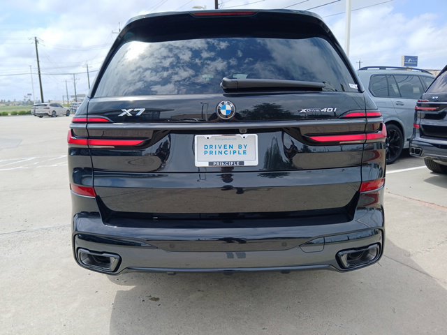 New 2027 BMW X7 xDrive40i w/ M Sport Package AWD/4WD image 8