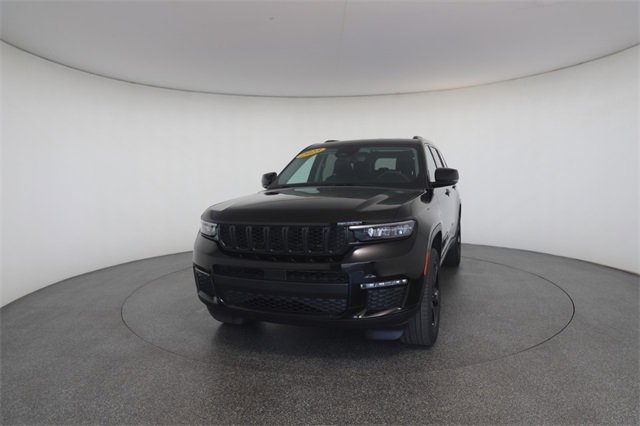 Used 2023 Jeep Grand Cherokee L Limited w/ Black Appearance Package image 33