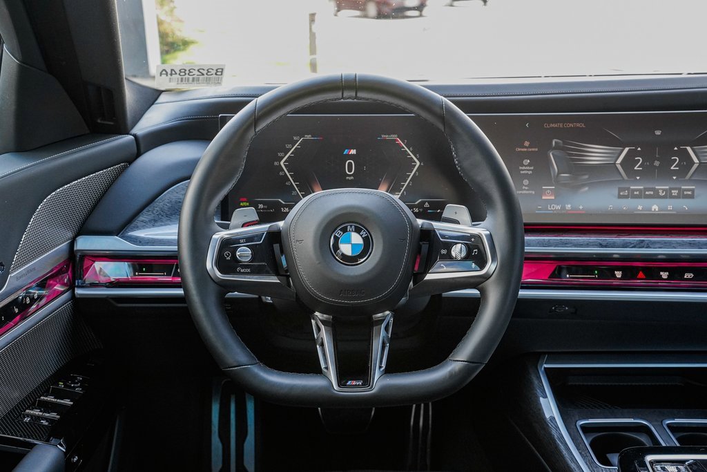 Used 2023 BMW 740i image 12