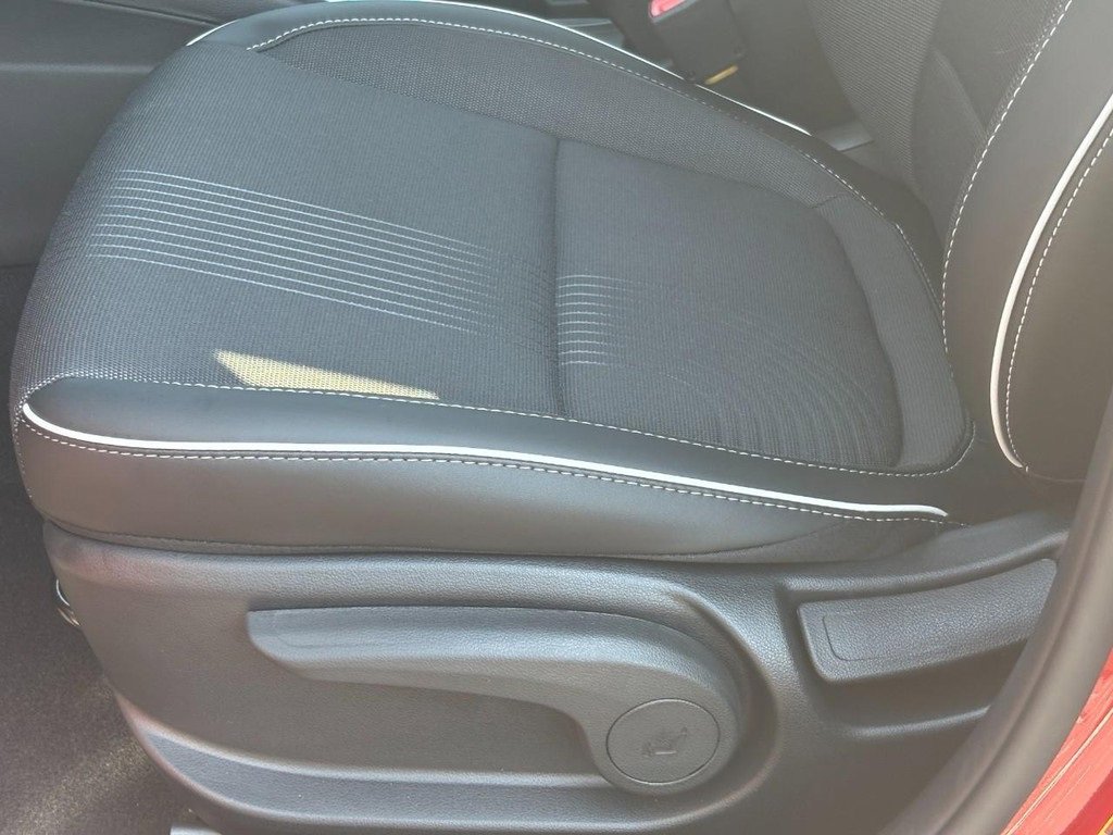 Certified 2025 Hyundai Venue Limited image 43