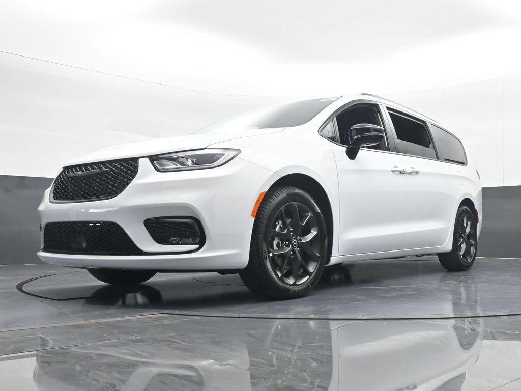New 2026 Chrysler Pacifica Limited w/ S Appearance Package FWD image 50