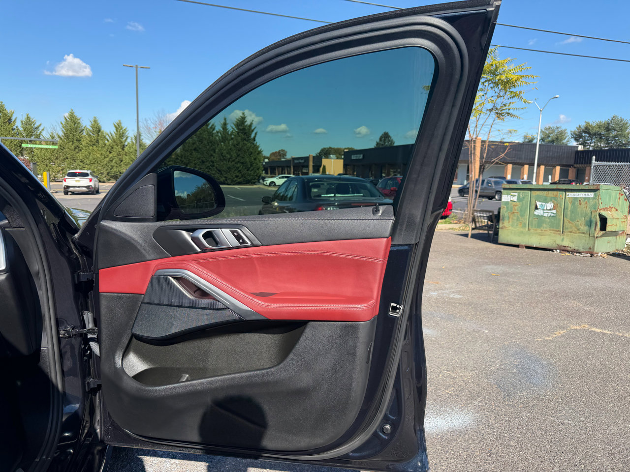 Used 2021 BMW X6 xDrive40i w/ Premium Essential Package image 21