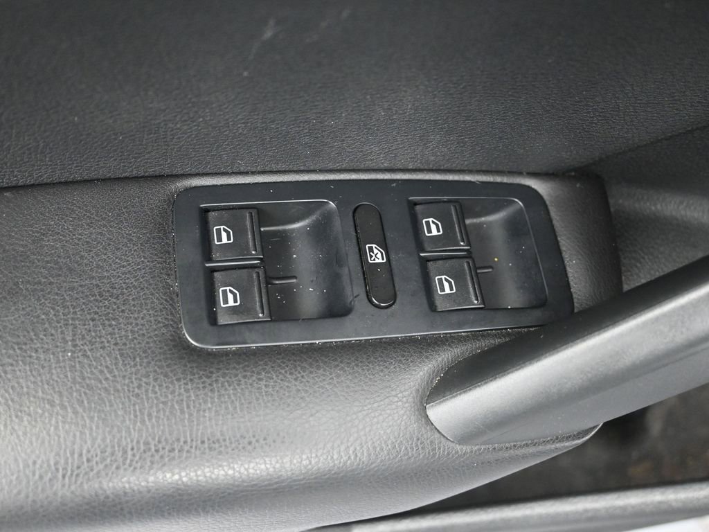 Used 2014 Volkswagen Passat 1.8T S image 11