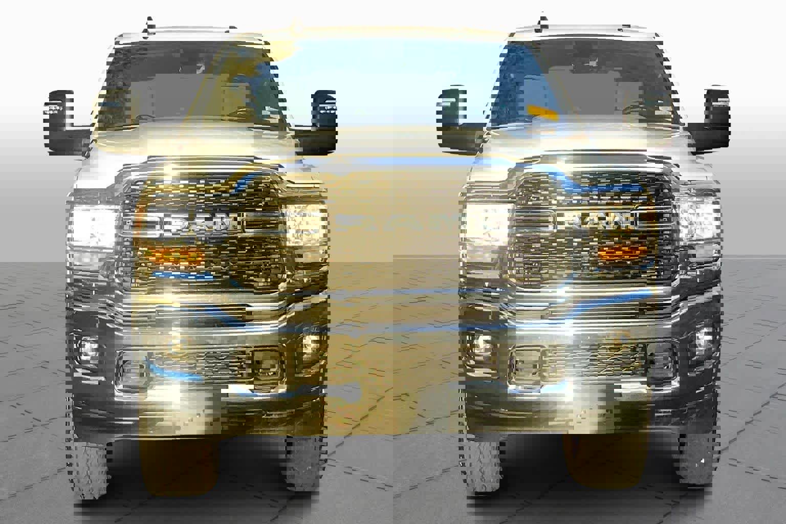 Used 2024 RAM 3500 Big Horn image 3