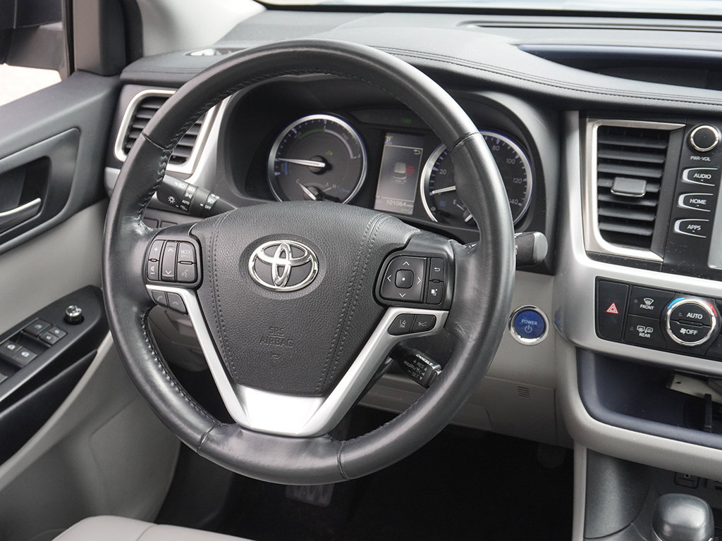 Used 2019 Toyota Highlander XLE AWD/4WD image 47