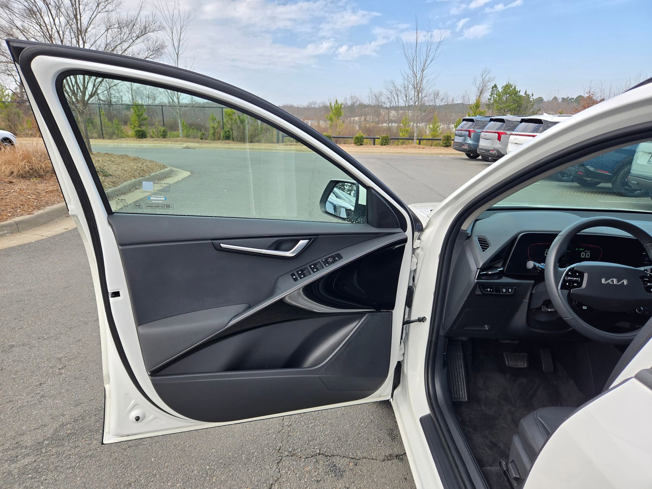 Used 2024 Kia Niro EX image 20