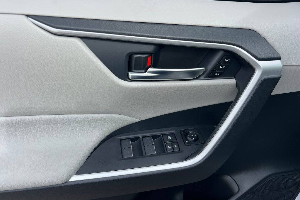 Used 2025 Toyota RAV4 XLE Premium w/ Weather Package image 8