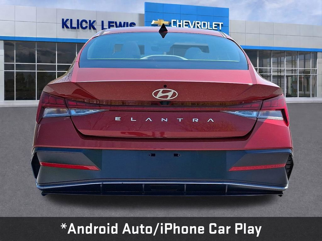Used 2025 Hyundai Elantra SEL image 7