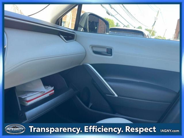 Used 2025 Toyota Corolla Cross L FWD image 33