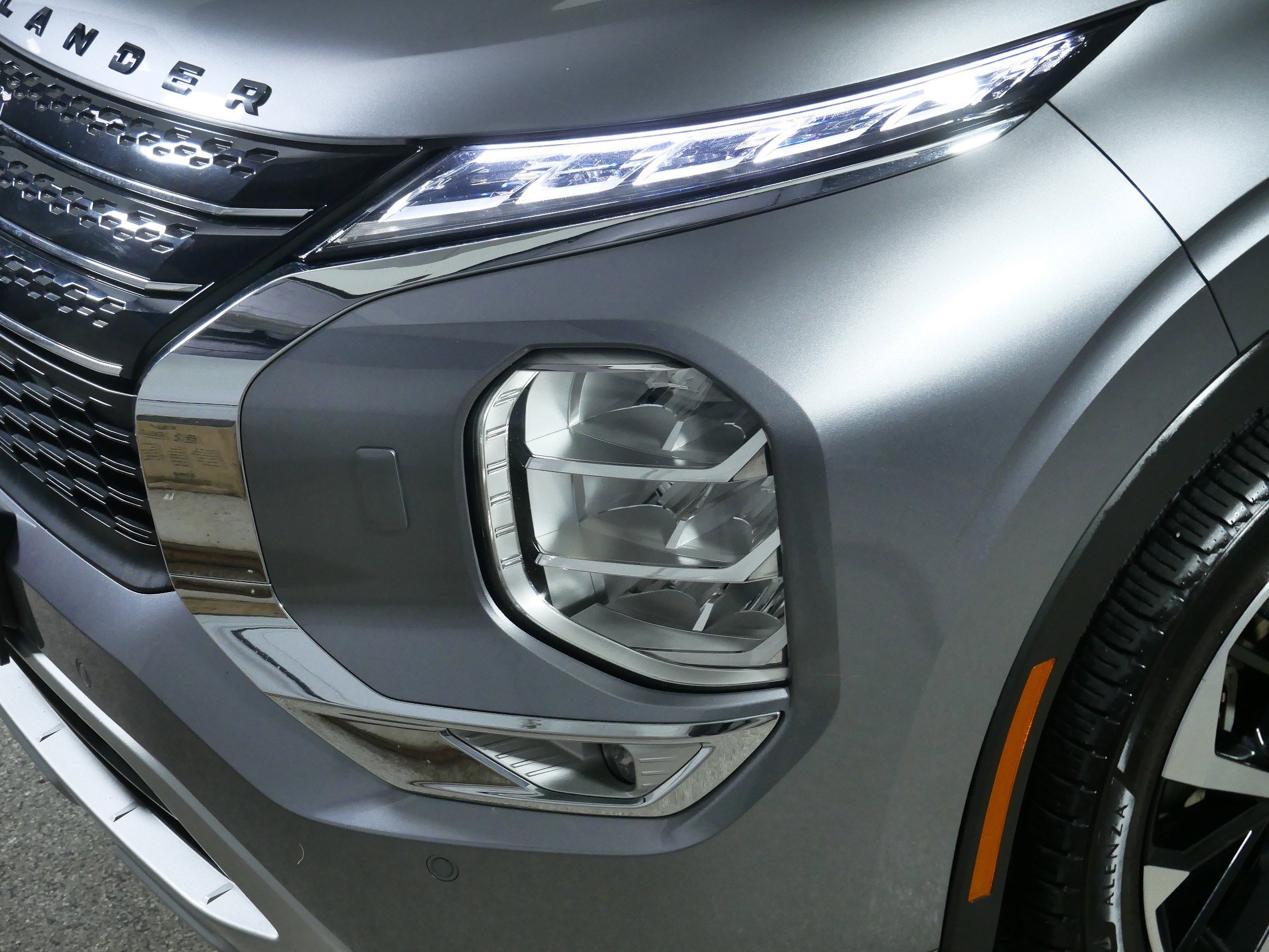 Used 2022 Mitsubishi Outlander SE image 16