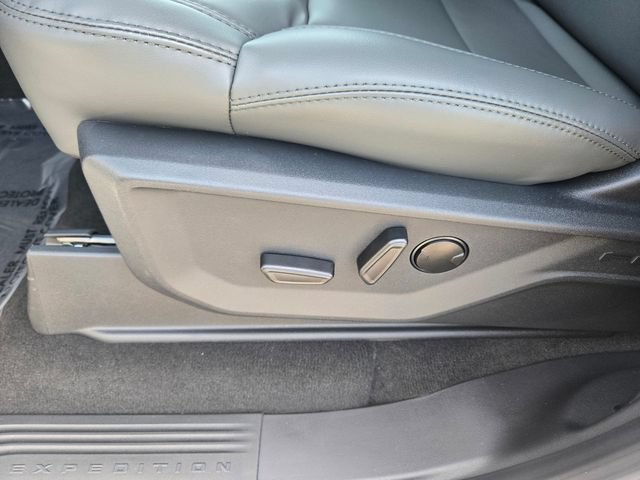 New 2026 Ford Expedition Active AWD/4WD image 15
