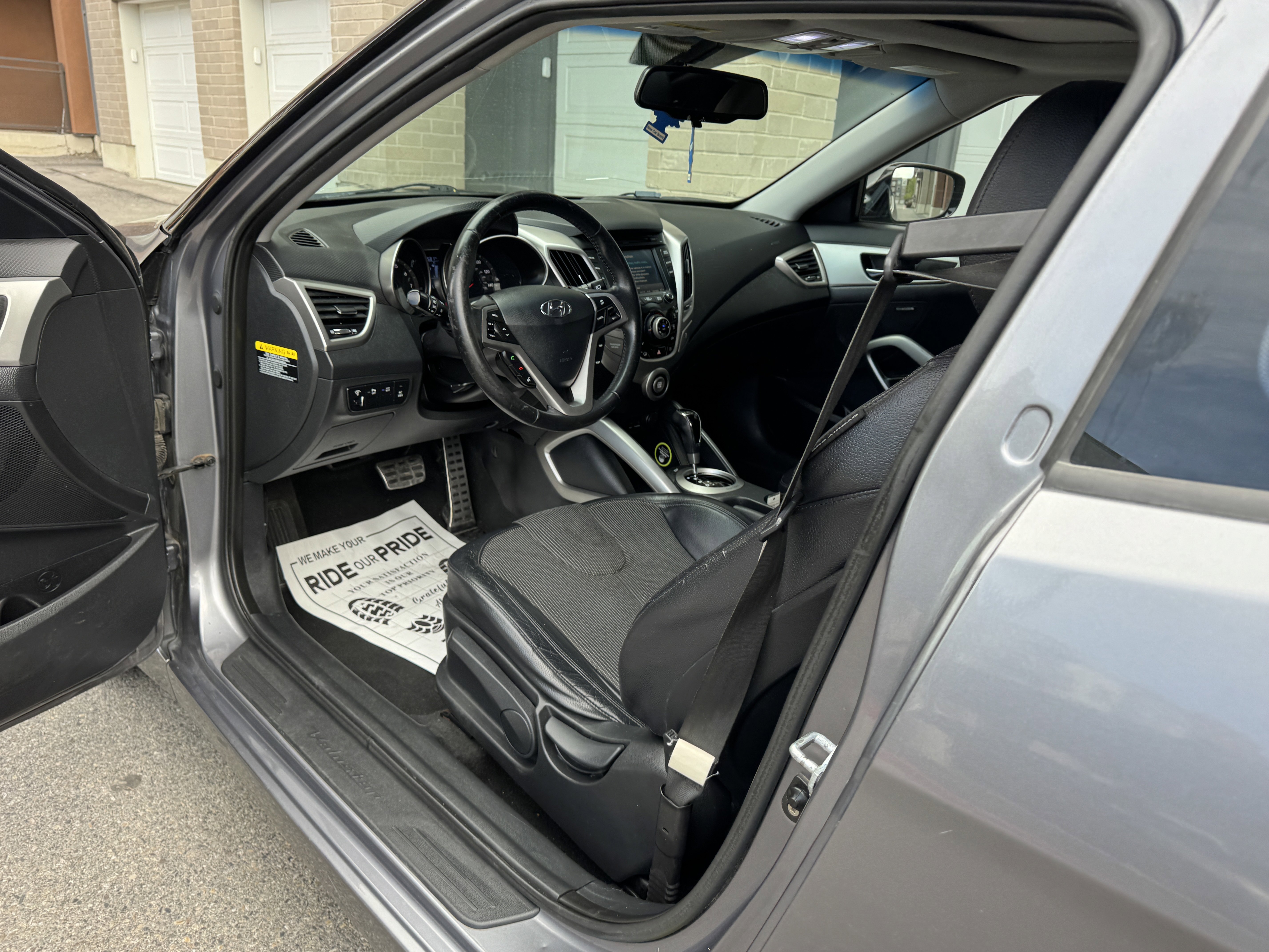 Used 2012 Hyundai Veloster w/ Style Pkg FWD image 14