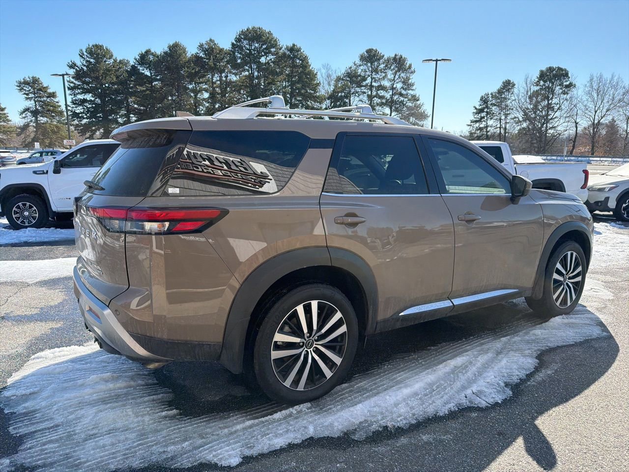 Used 2024 Nissan Pathfinder Platinum w/ Cargo Package image 8