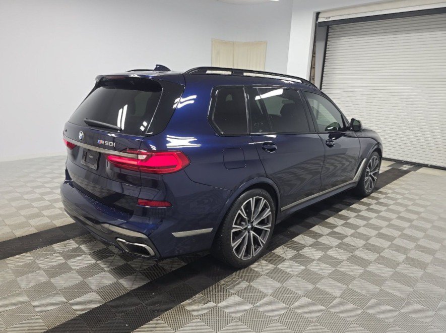 Used 2021 BMW X7 M50i w/ Dynamic Handling Package AWD/4WD image 2