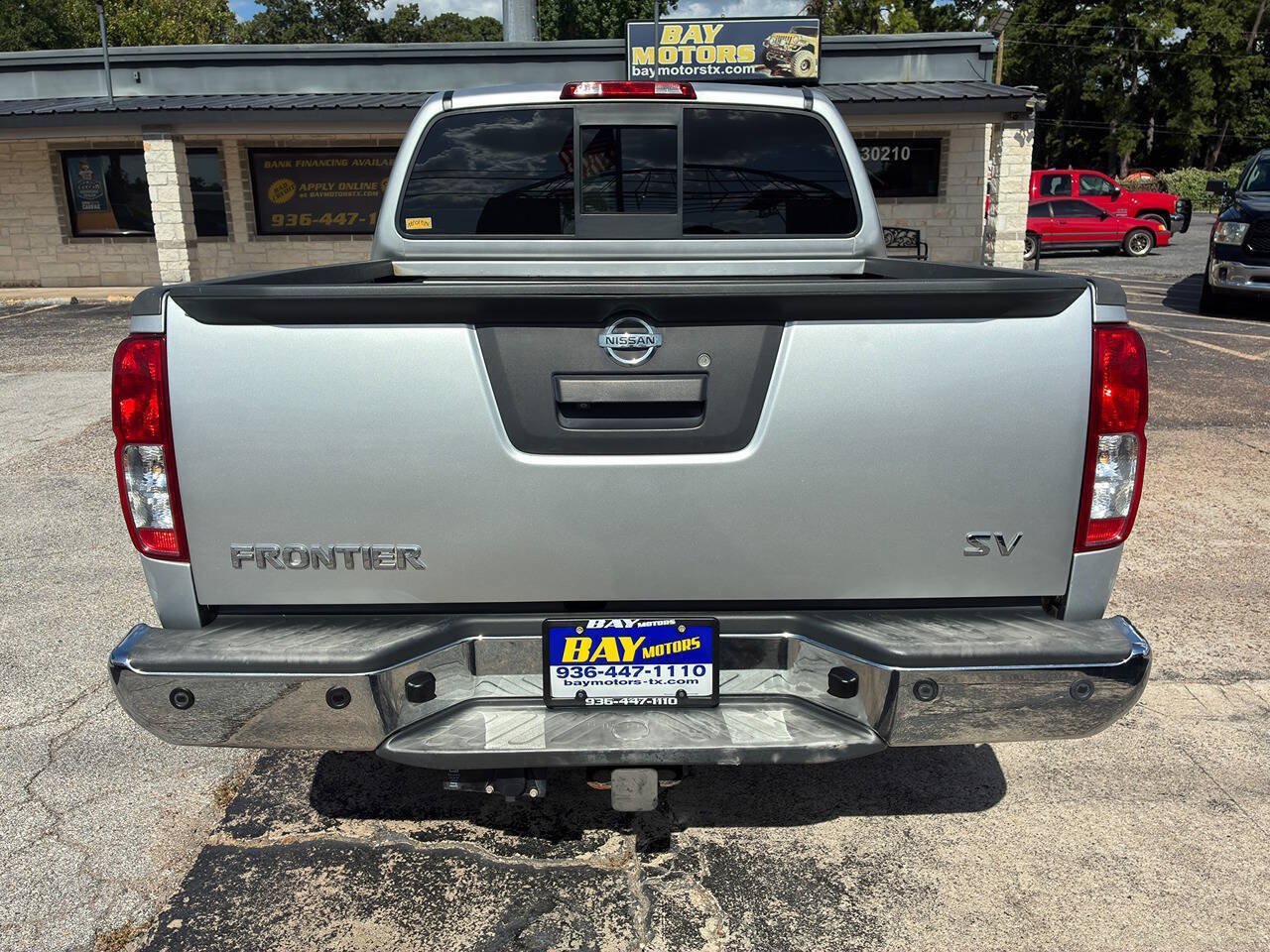 Used 2015 Nissan Frontier SV w/ SV Value Truck Package RWD image 5