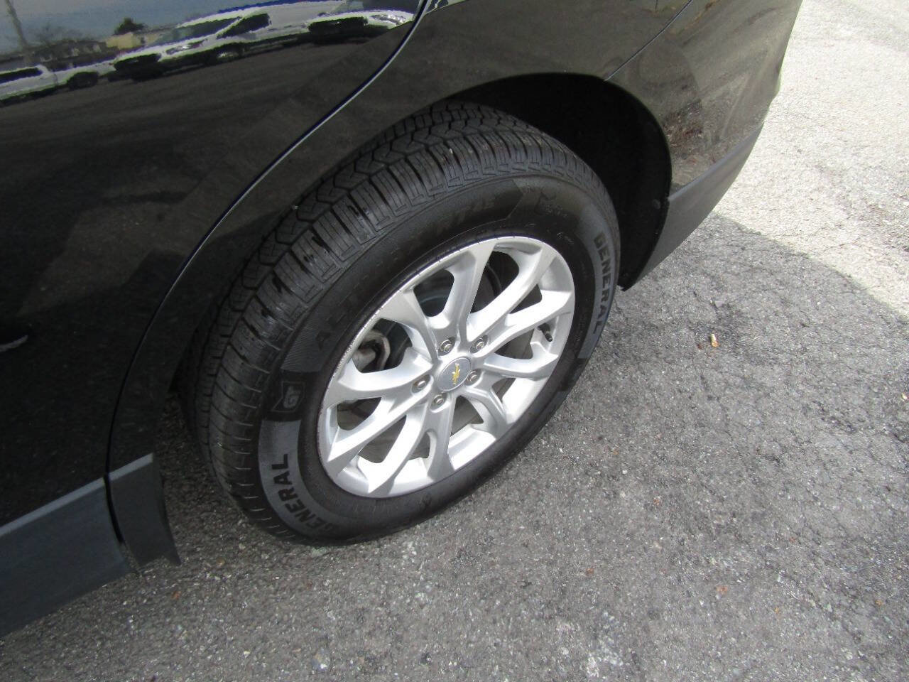 Used 2021 Chevrolet Equinox LS AWD/4WD image 30