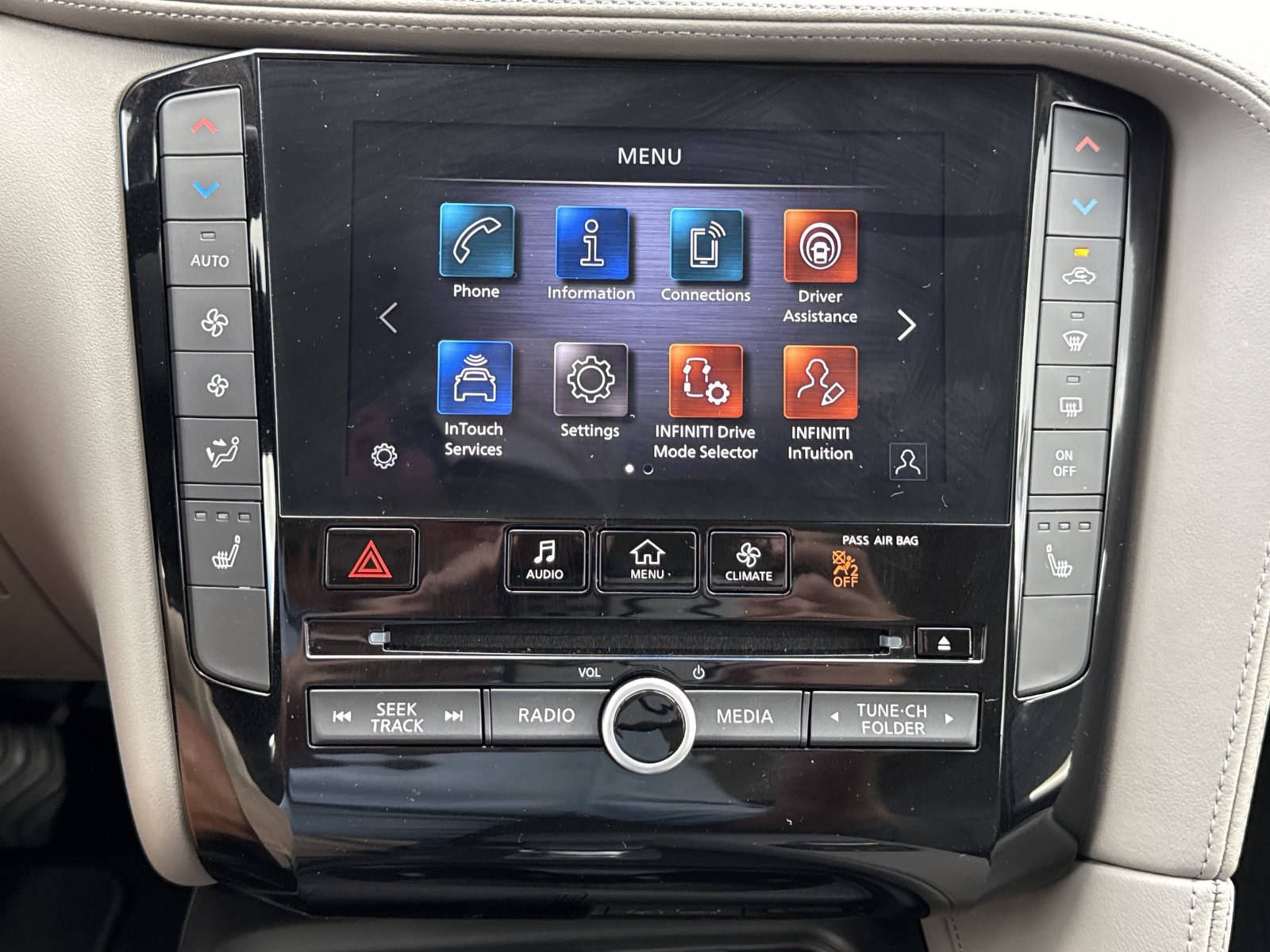 Used 2025 INFINITI QX50 Luxe AWD/4WD image 25
