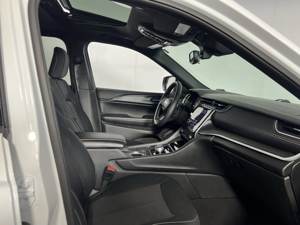 Certified 2024 Jeep Grand Cherokee L Laredo w/ Luxury Tech Group I image 32