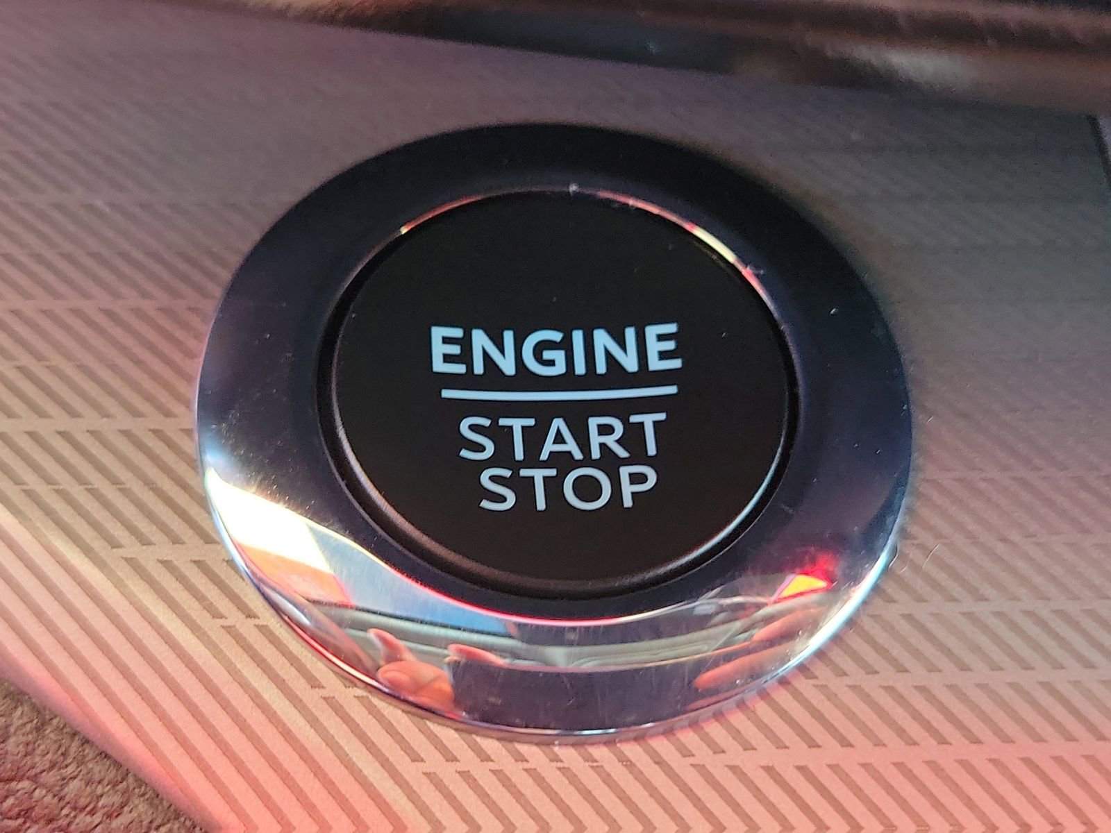 Used 2022 Ford Explorer XLT w/ Equipment Group 202A image 12