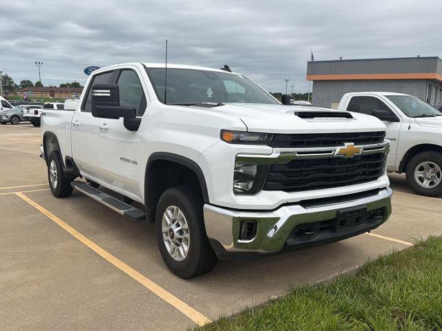 Used 2025 Chevrolet Silverado 2500 LT w/ Convenience Package AWD/4WD image 2
