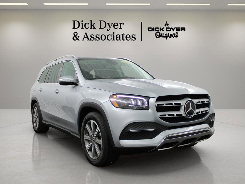 Used 2023 Mercedes-Benz GLS 450 4MATIC image 2