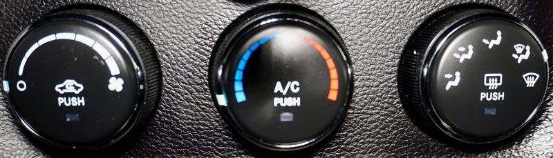 Used 2016 Jeep Wrangler Unlimited Sahara w/ Max Tow Package image 18