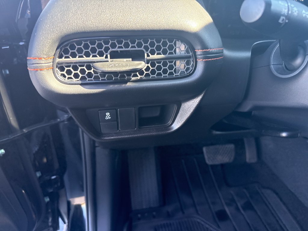 Used 2025 Honda HR-V Sport image 15
