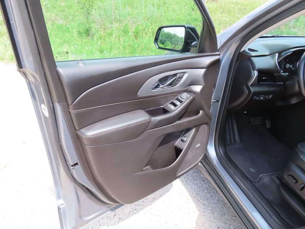 Used 2019 Chevrolet Traverse LT w/ LT Premium Package AWD/4WD image 25