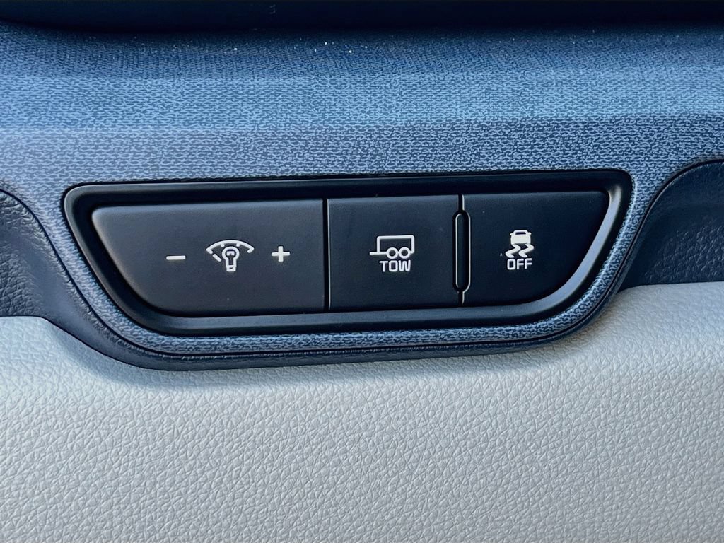 Certified 2026 Kia Carnival EX FWD image 20