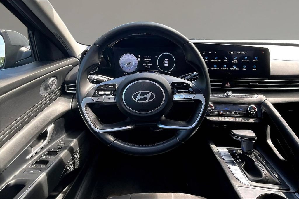 Used 2025 Hyundai Elantra SEL FWD image 8