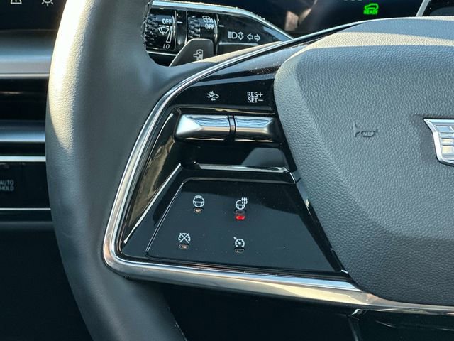 Used 2025 Cadillac Lyriq Luxury image 8