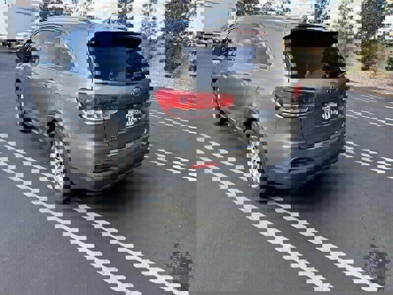 Used 2018 Kia Sorento LX FWD image 14