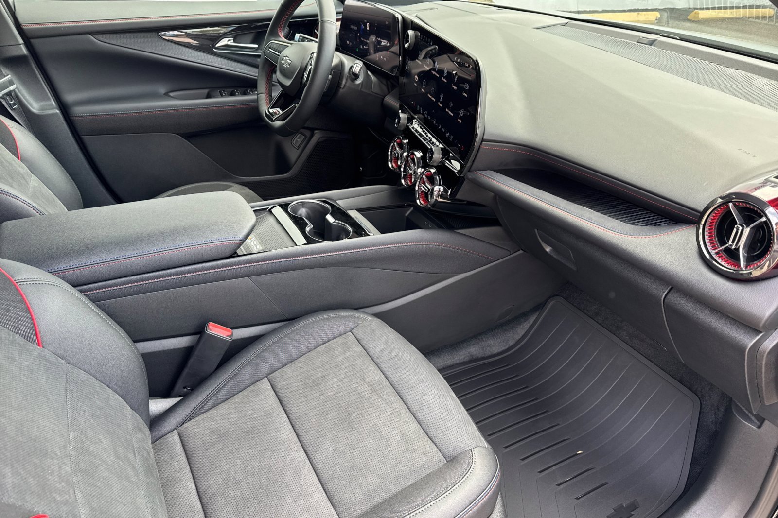 New 2025 Chevrolet Blazer EV RS image 16