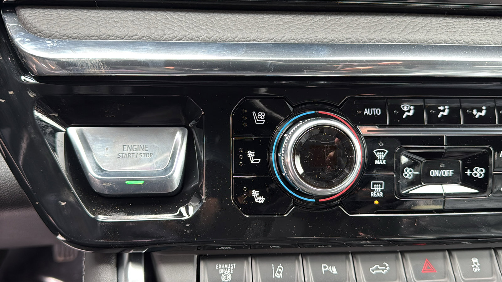 New 2026 GMC Sierra 3500 Denali w/ Denali Reserve Package image 16