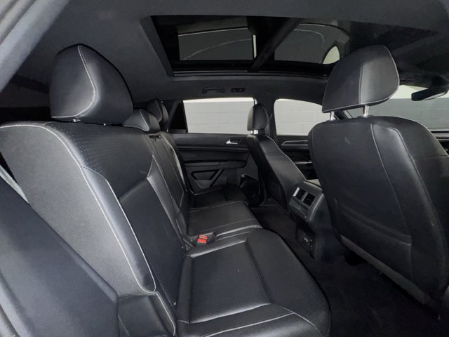 Used 2020 Volkswagen Atlas Cross Sport SEL R-Line FWD image 22
