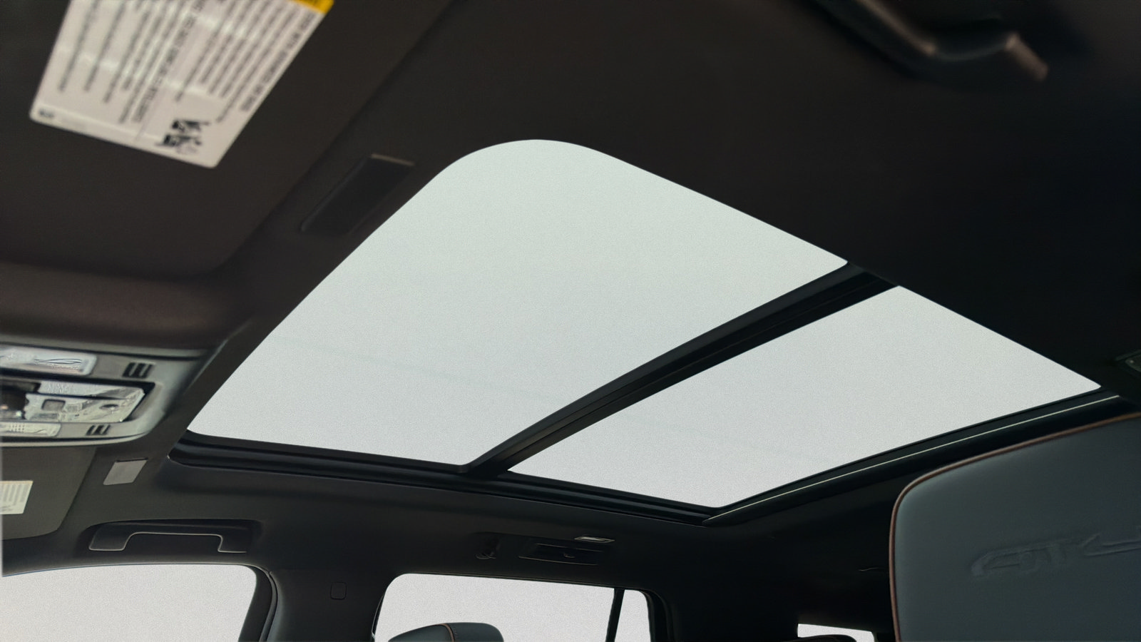 New 2026 GMC Yukon AT4 w/ LPO, Floor Liner Package AWD/4WD image 10