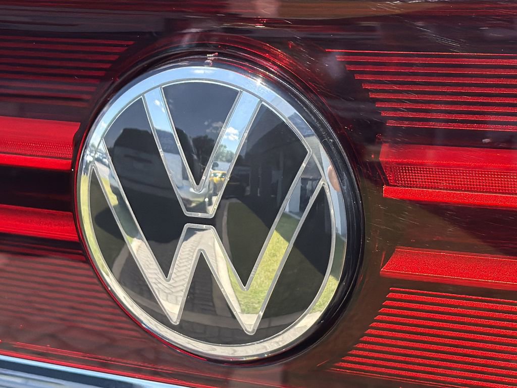 Used 2025 Volkswagen Atlas Cross Sport SE FWD image 10