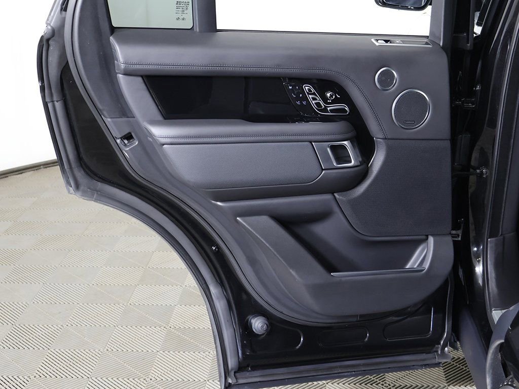 Used 2021 Land Rover Range Rover SV Autobiography Dynamic image 31