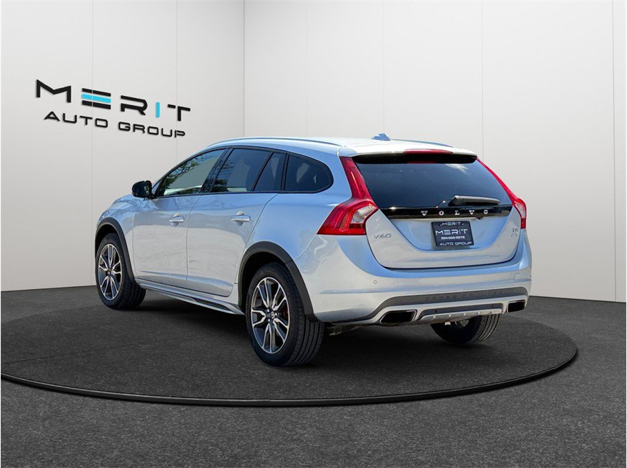 Used 2015 Volvo V60 T5 Cross Country AWD/4WD image 7