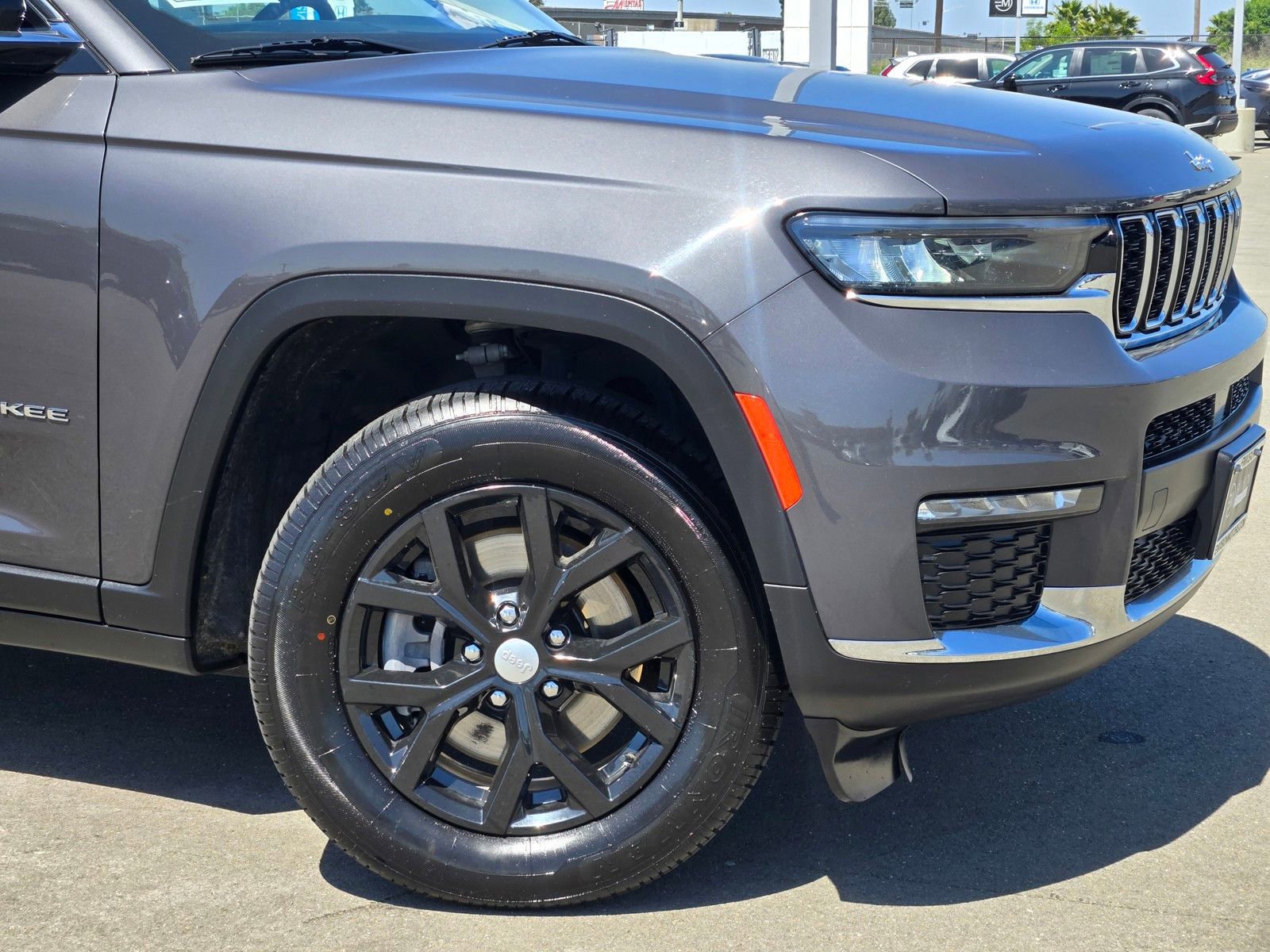 Used 2023 Jeep Grand Cherokee L Limited image 9