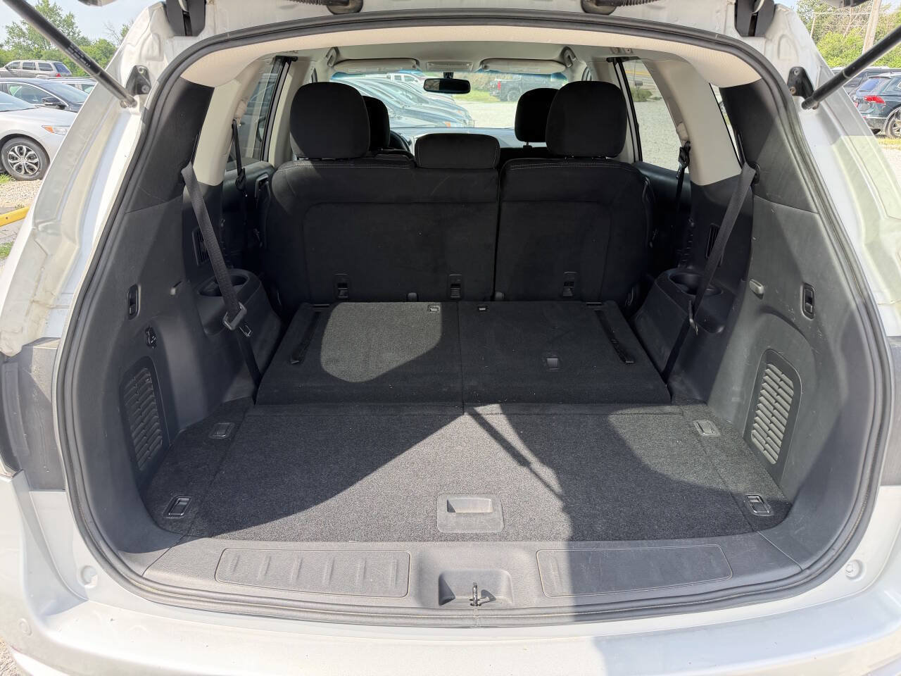 Used 2016 Nissan Pathfinder SV AWD/4WD image 17