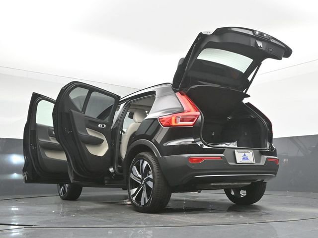 Used 2024 Volvo XC40 B5 Plus w/ Climate Package image 57
